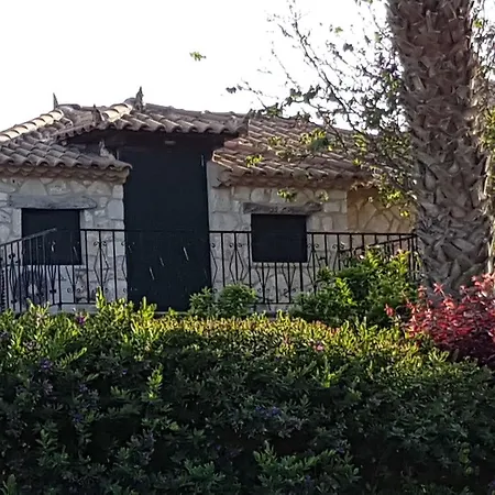 דירה Castello Bellos קרי